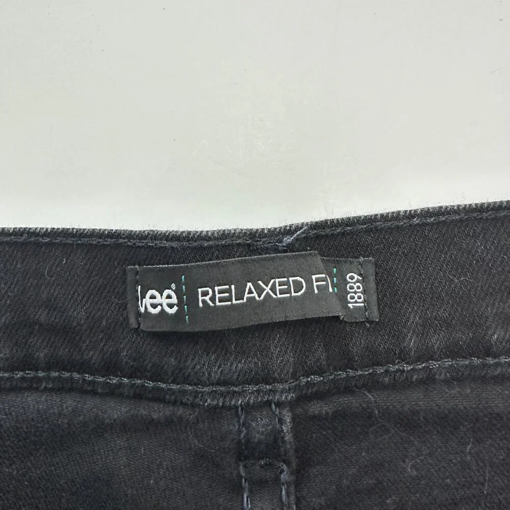 Lee Relaxed Fit Straight Women's size 8P Black Denim Jeans - Picture 3 of 5